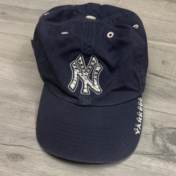 MLB Navy Blue Yankees Hat with Rhinestone Logo - Picture 1 of 7